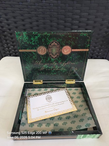 Empty box conor mcgregor - *empty,