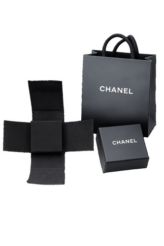 Chanel empty earrings pendent - chanel,