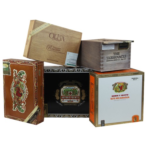 Set empty assorted cigar - of,
