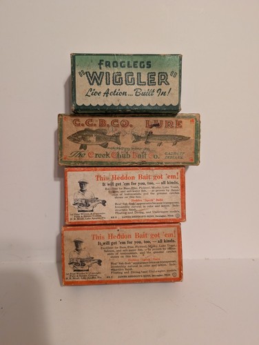 Lot vintage fishing lure - of,